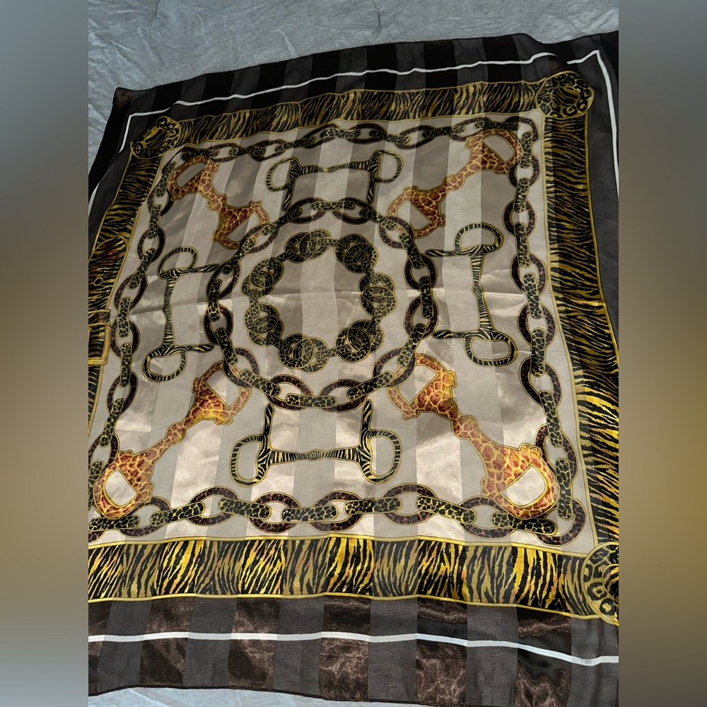 Animal Chain-Link Print Silk Feel Scarf